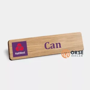ahsap-isimlik-3.webp Ahşap Kazıma İsimlik
